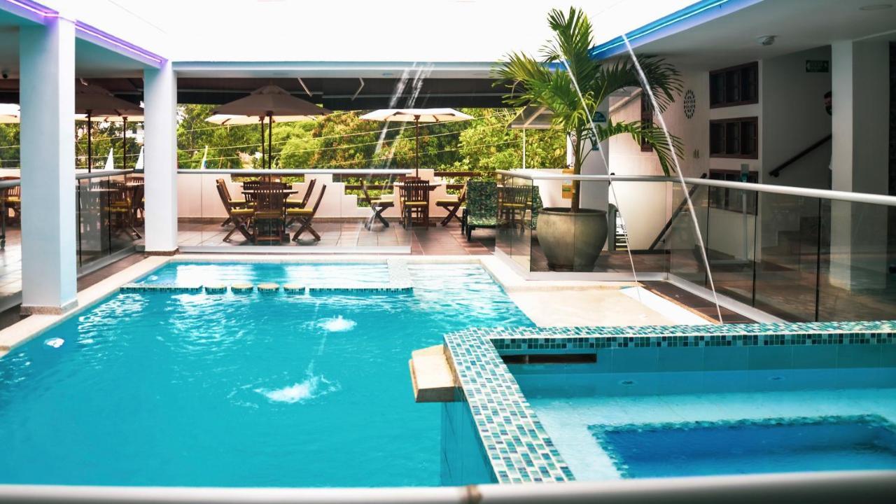 Hotel On The Rock Minca Esterno foto