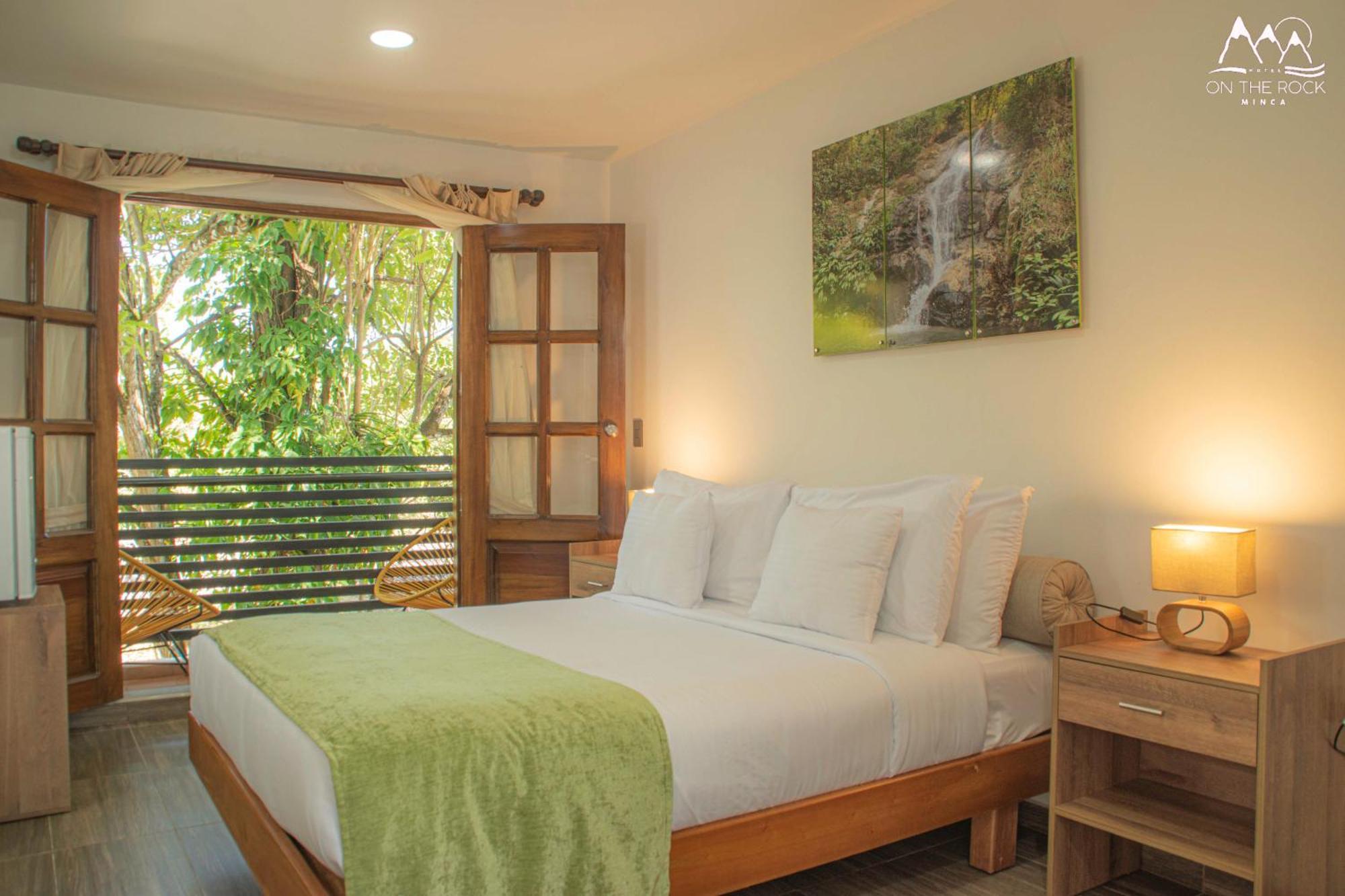 Hotel On The Rock Minca Esterno foto