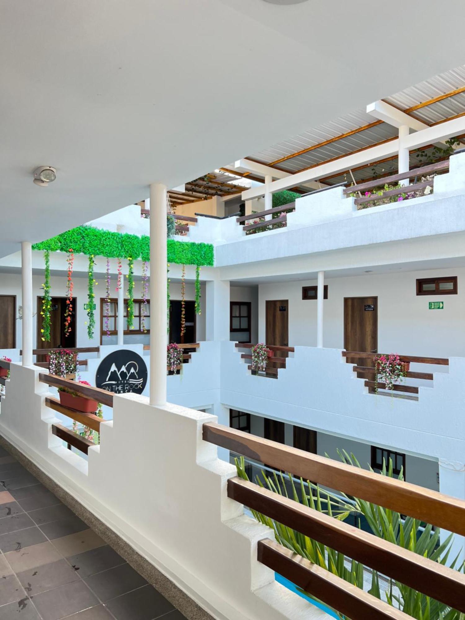 Hotel On The Rock Minca Esterno foto